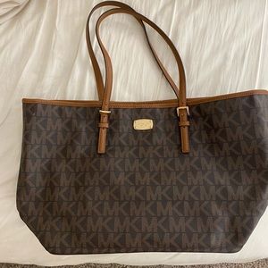 New Micheal Kors totebag